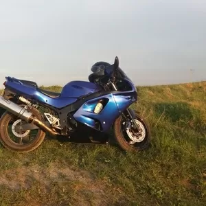 Продам спортивный мотоцикл Kawasaki ZX6R