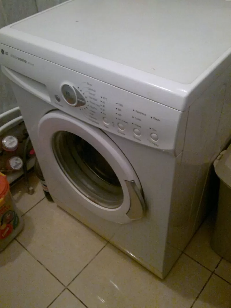 Продам стиральную машину LG intellowasher