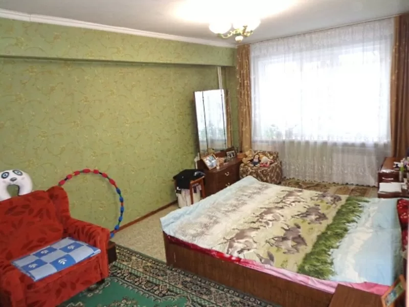 Продам трех комнатную квартиру по улице Добролюбова 21