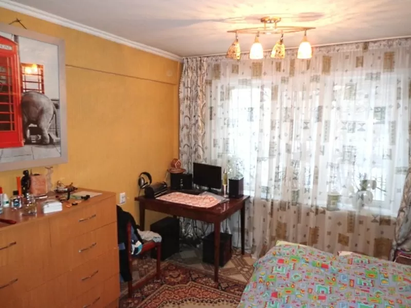 Продам трех комнатную квартиру по улице Добролюбова 26